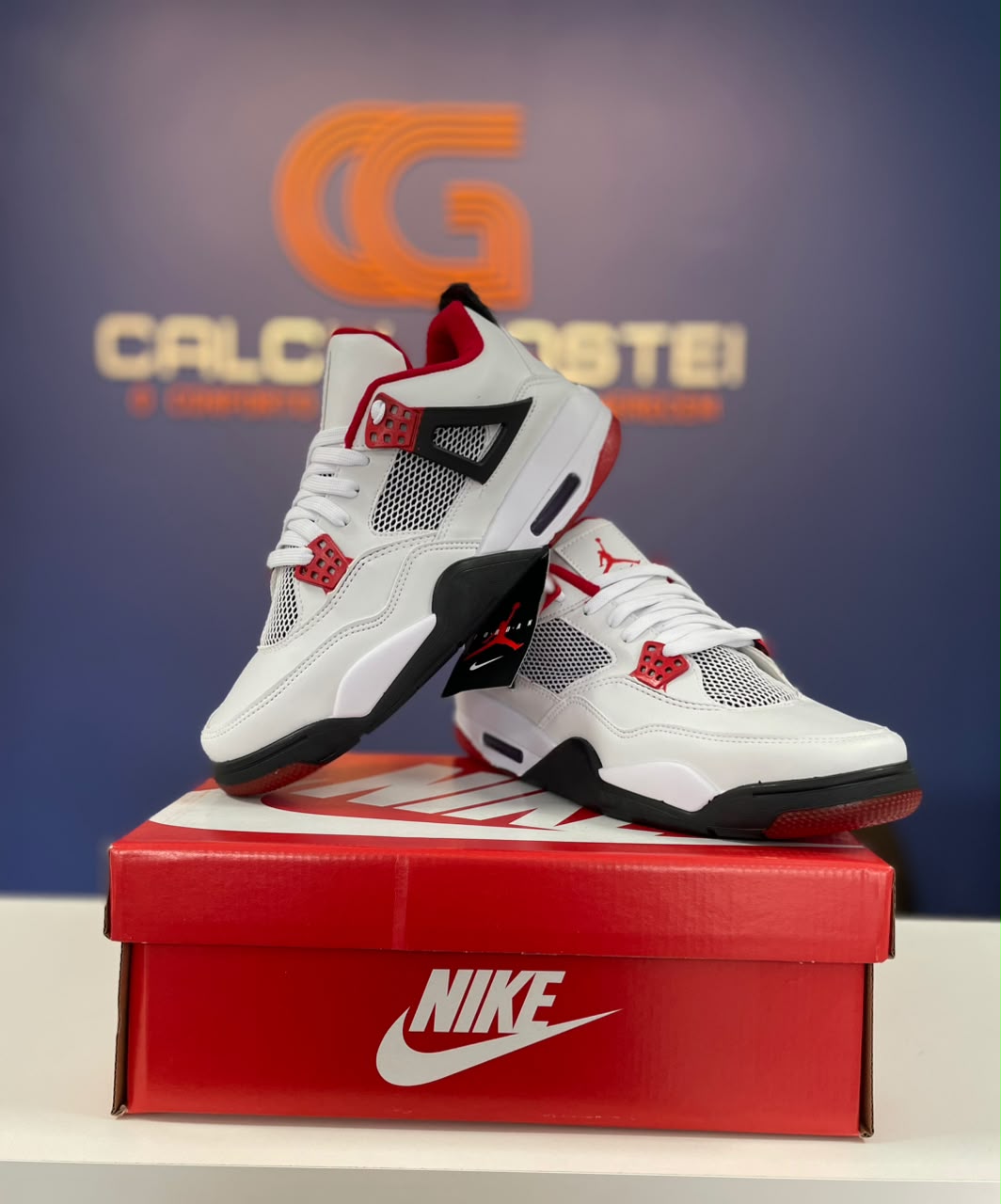 NIKE AIR JORDAN 4 RETRO - Imagem 2